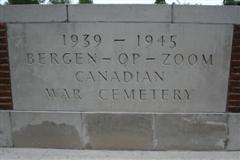 Bergen op Zoom Cemetery Canadien